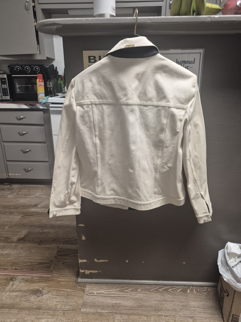 St. John Sport Vintage Cream Cropped Utility Jacket Marie Gray. - Picture 10 of 11